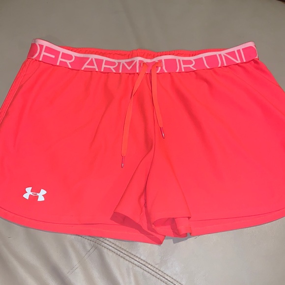 Under Armour Pants - Under Armour women’s shorts sz Large